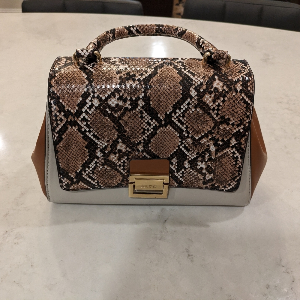 Women's handbag New no tag